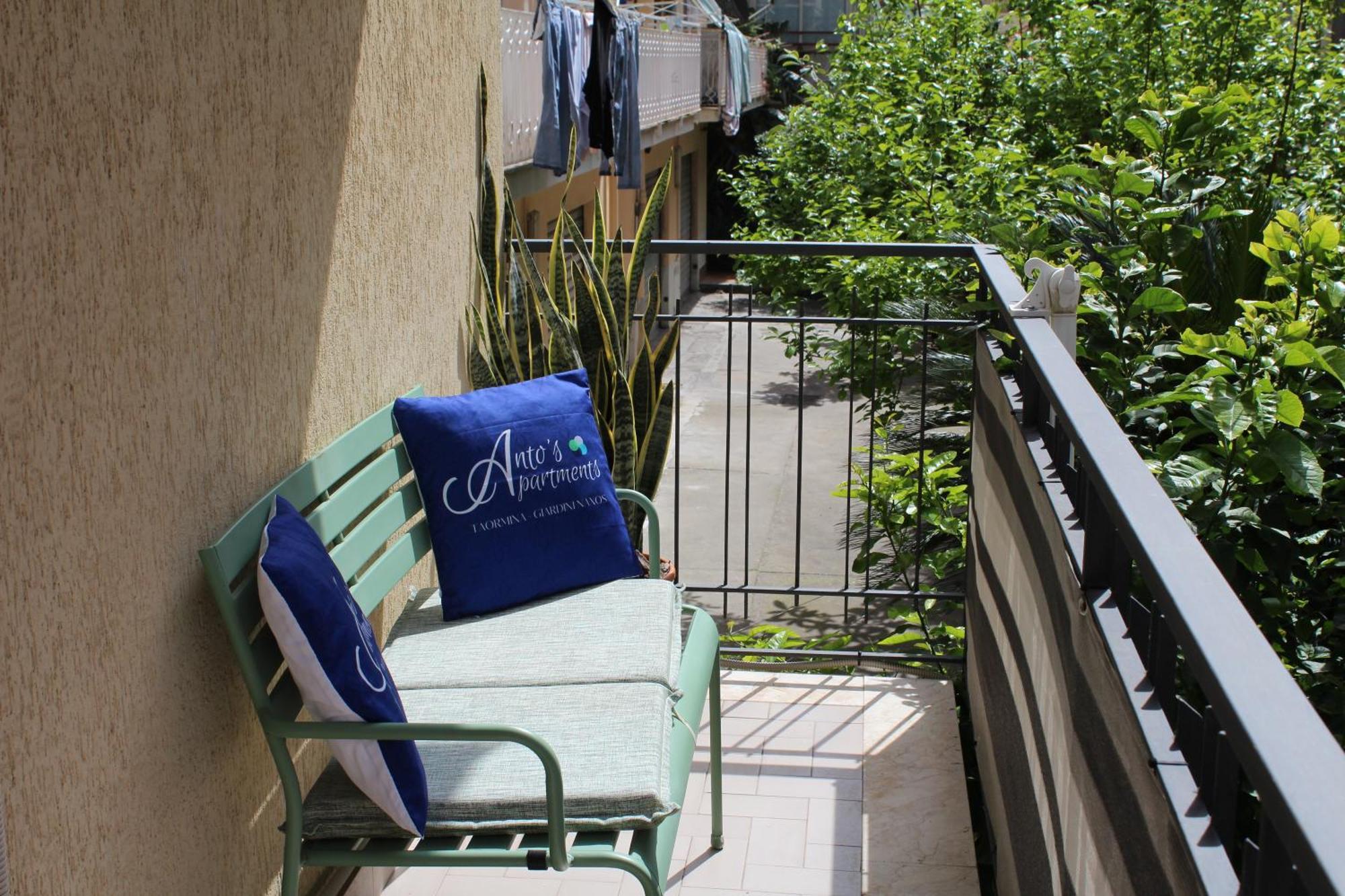 Anto'S Apartment - Giardini-Naxos Extérieur photo